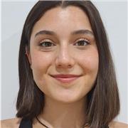 Estudiante universitaria que imparte clases desde Primaria hasta Bach. de CCSS. Especialidad en idiomas (inglés, francés y alemán)